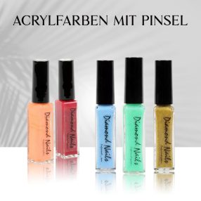 Acrylfarben mit Pinsel